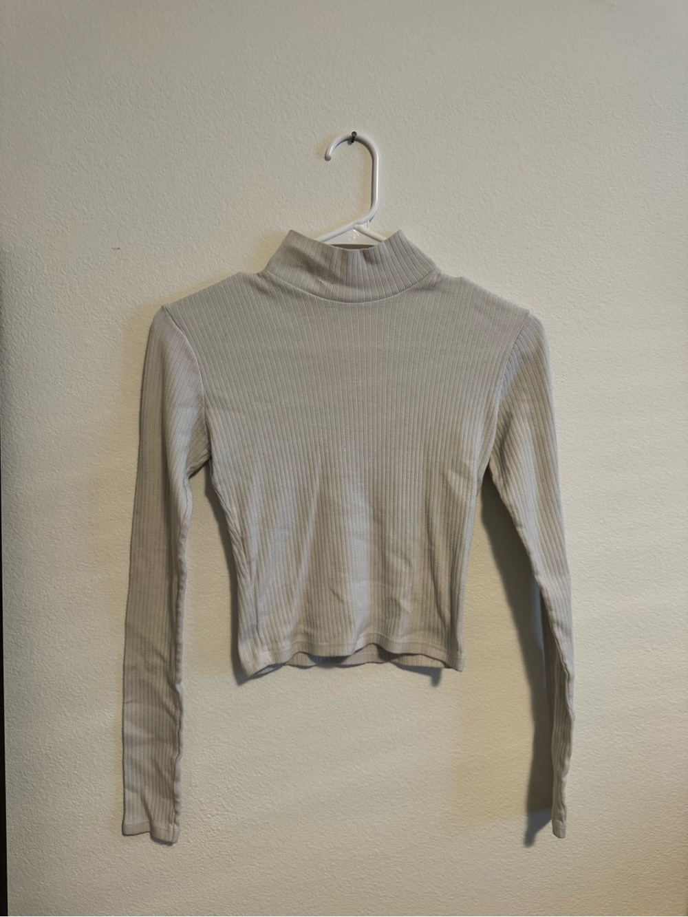 Brandy Melville Ribbed Mock Neck Long Sleeve Top - Light Gray